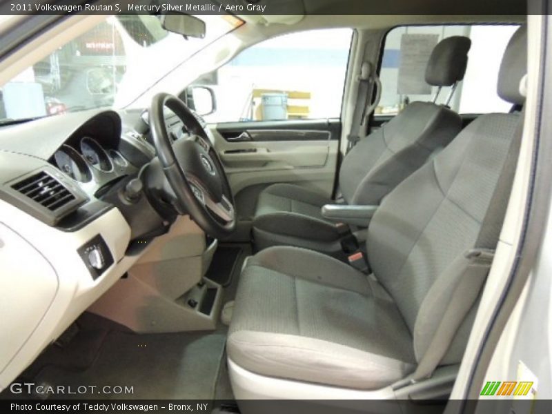 Mercury Silver Metallic / Aero Gray 2011 Volkswagen Routan S