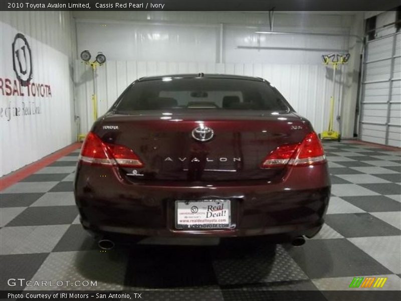 Cassis Red Pearl / Ivory 2010 Toyota Avalon Limited