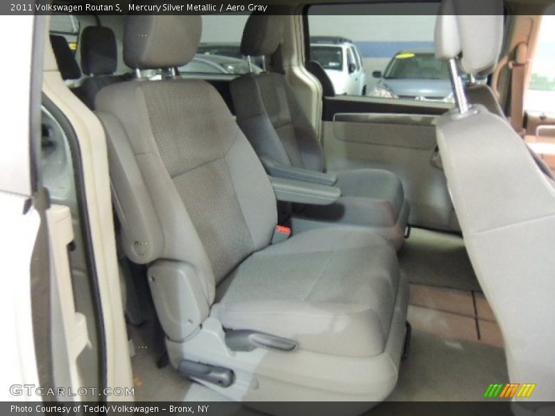 Mercury Silver Metallic / Aero Gray 2011 Volkswagen Routan S
