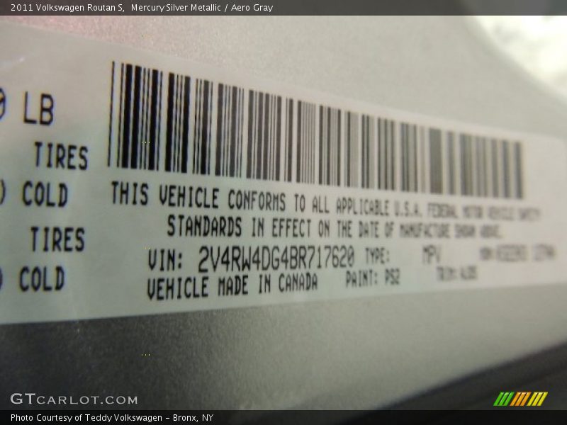 Mercury Silver Metallic / Aero Gray 2011 Volkswagen Routan S