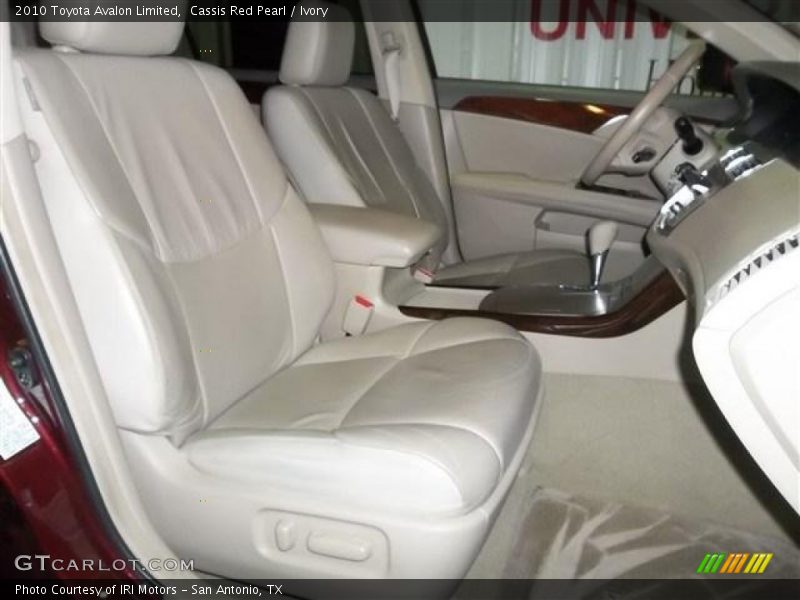Cassis Red Pearl / Ivory 2010 Toyota Avalon Limited