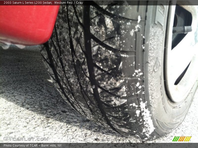 Medium Red / Gray 2003 Saturn L Series L200 Sedan