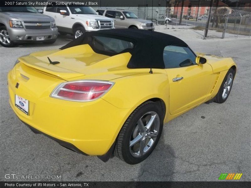 Sunburst Yellow / Black 2007 Saturn Sky Roadster