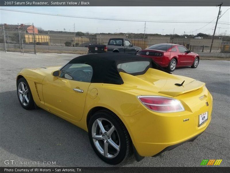 Sunburst Yellow / Black 2007 Saturn Sky Roadster