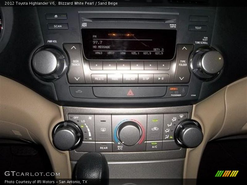 Blizzard White Pearl / Sand Beige 2012 Toyota Highlander V6