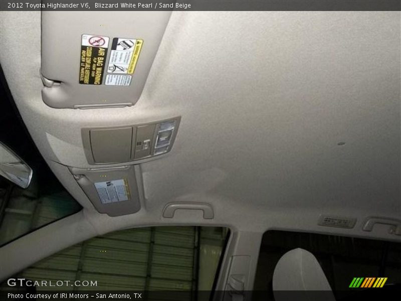 Blizzard White Pearl / Sand Beige 2012 Toyota Highlander V6