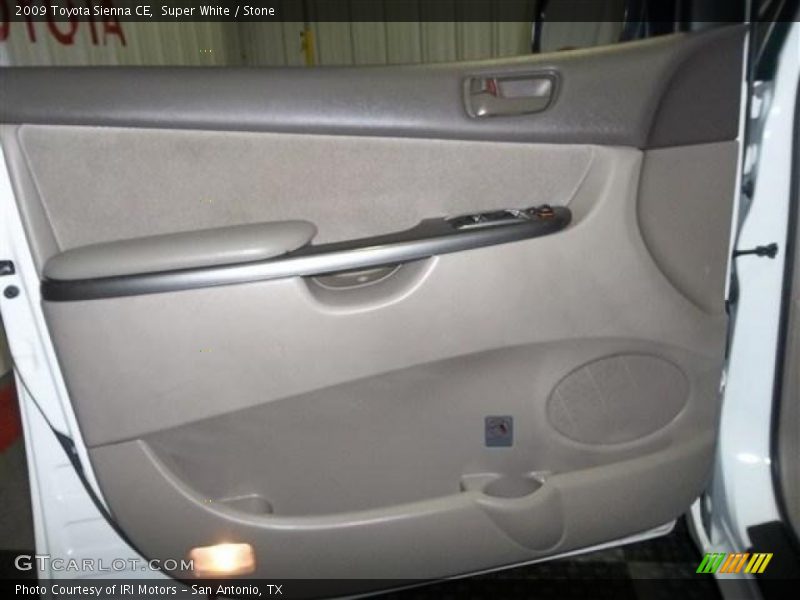 Super White / Stone 2009 Toyota Sienna CE