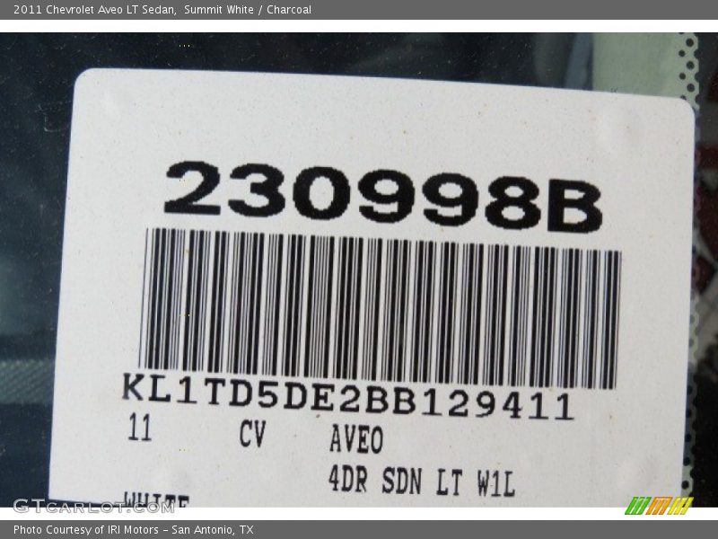 Summit White / Charcoal 2011 Chevrolet Aveo LT Sedan