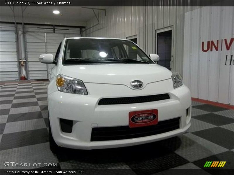 Super White / Charcoal 2010 Scion xD