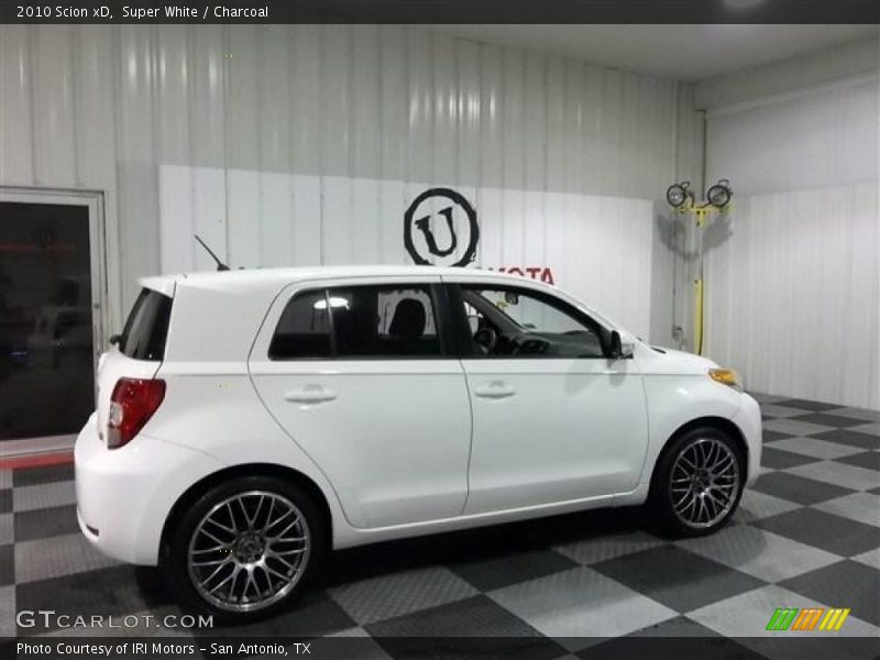 Super White / Charcoal 2010 Scion xD