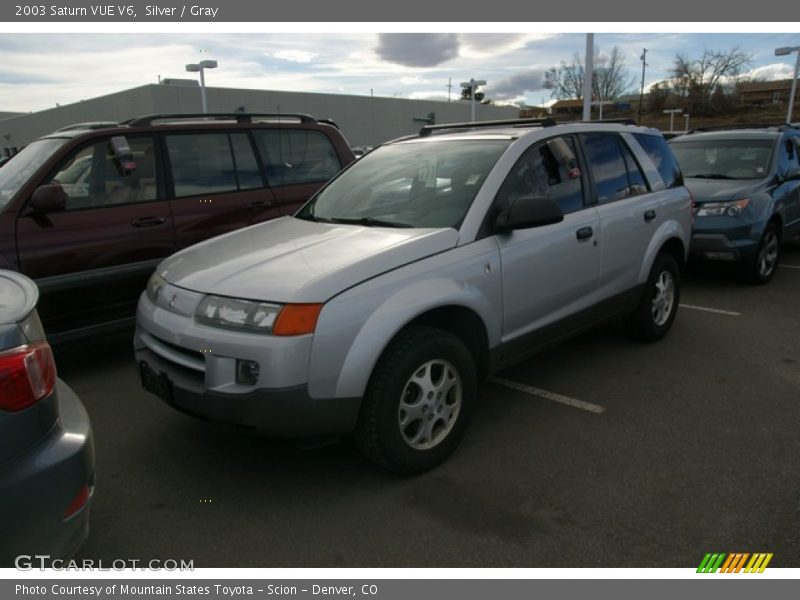 Silver / Gray 2003 Saturn VUE V6