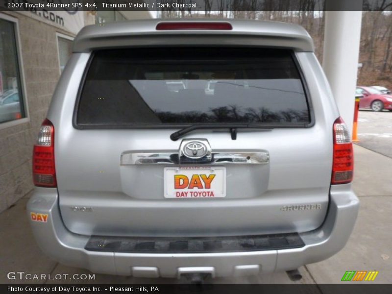 Titanium Metallic / Dark Charcoal 2007 Toyota 4Runner SR5 4x4