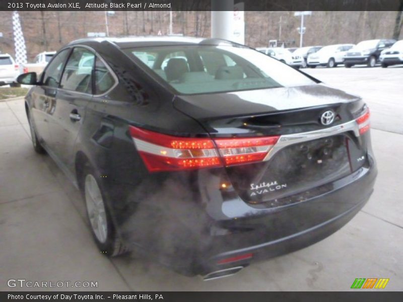 Attitude Black Pearl / Almond 2013 Toyota Avalon XLE