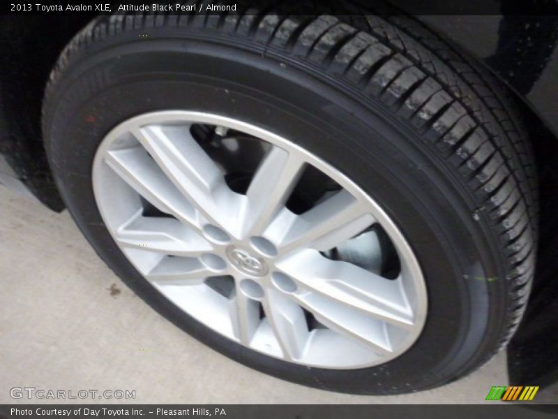 Attitude Black Pearl / Almond 2013 Toyota Avalon XLE