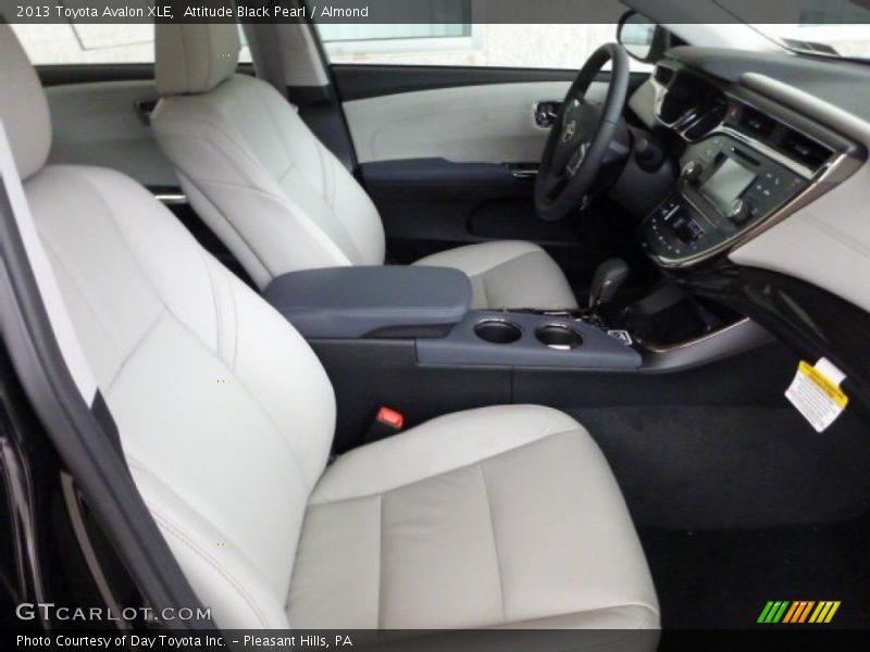 Attitude Black Pearl / Almond 2013 Toyota Avalon XLE