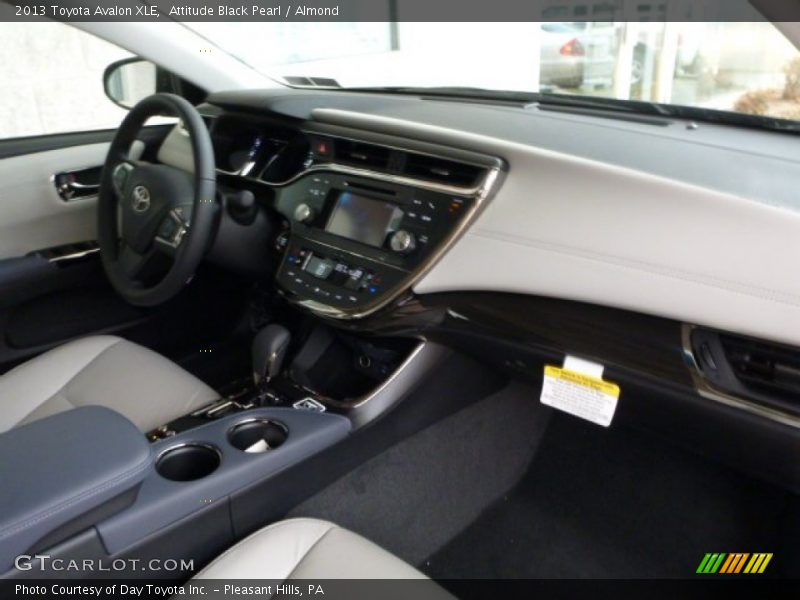 Attitude Black Pearl / Almond 2013 Toyota Avalon XLE
