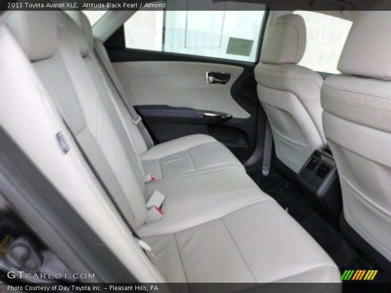 Attitude Black Pearl / Almond 2013 Toyota Avalon XLE