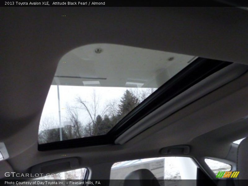 Attitude Black Pearl / Almond 2013 Toyota Avalon XLE