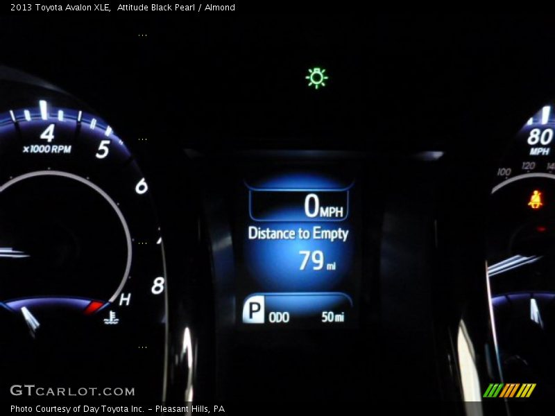 Attitude Black Pearl / Almond 2013 Toyota Avalon XLE