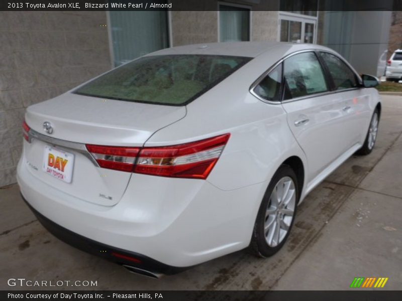 Blizzard White Pearl / Almond 2013 Toyota Avalon XLE