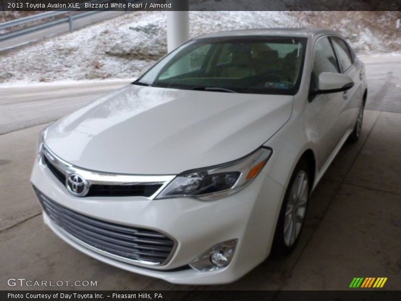 Blizzard White Pearl / Almond 2013 Toyota Avalon XLE