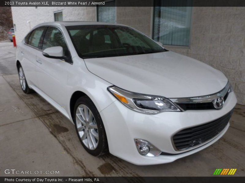 Blizzard White Pearl / Almond 2013 Toyota Avalon XLE