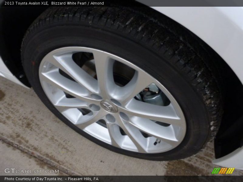 Blizzard White Pearl / Almond 2013 Toyota Avalon XLE