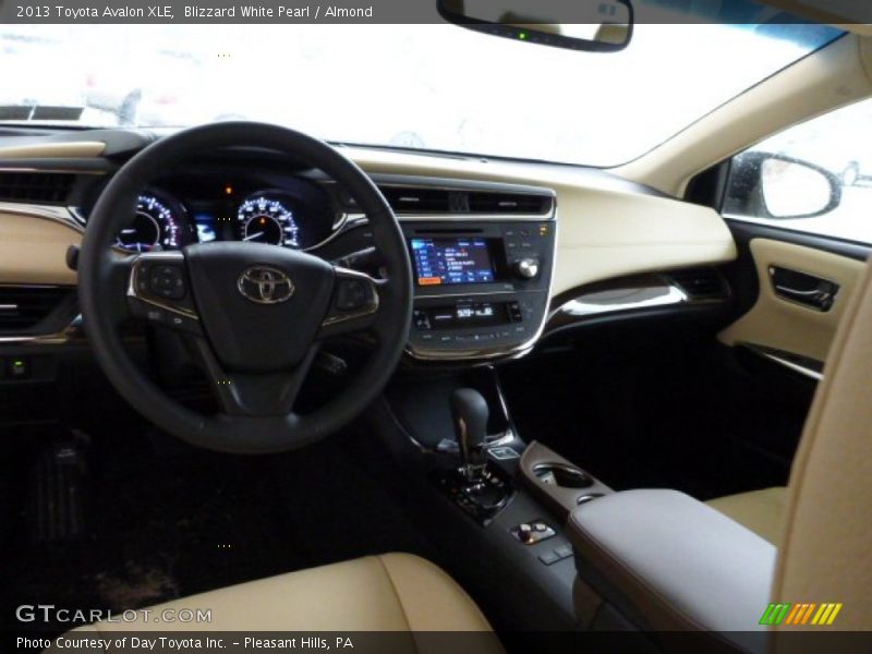 Blizzard White Pearl / Almond 2013 Toyota Avalon XLE