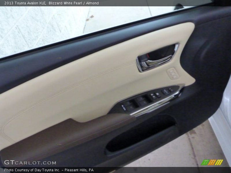 Blizzard White Pearl / Almond 2013 Toyota Avalon XLE