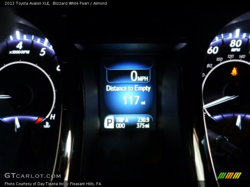 Blizzard White Pearl / Almond 2013 Toyota Avalon XLE