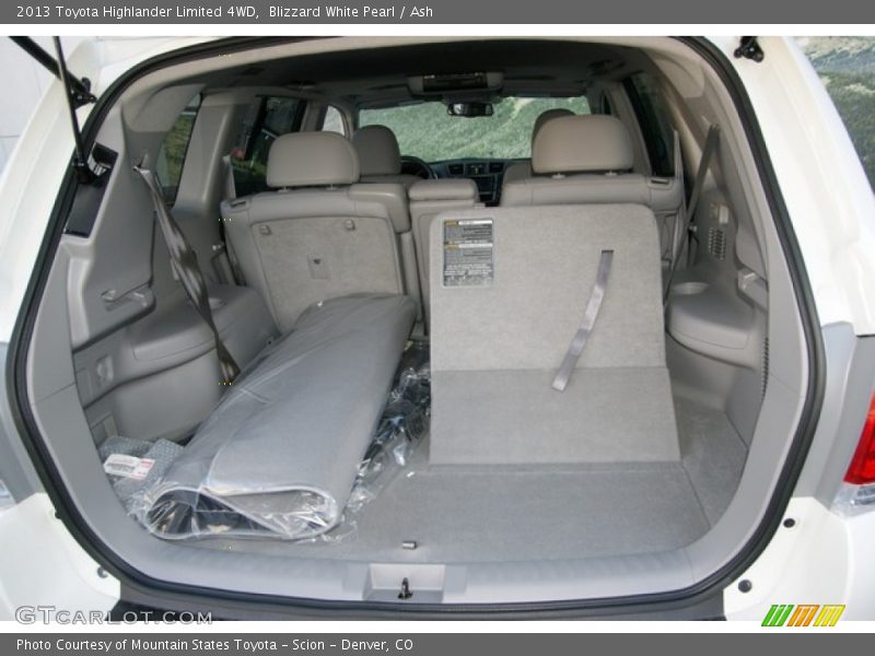 Blizzard White Pearl / Ash 2013 Toyota Highlander Limited 4WD