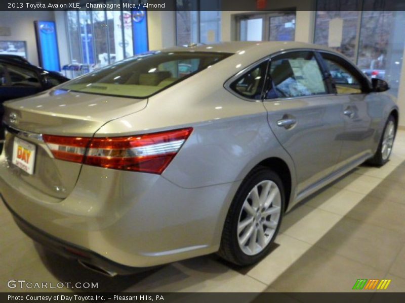 Champagne Mica / Almond 2013 Toyota Avalon XLE