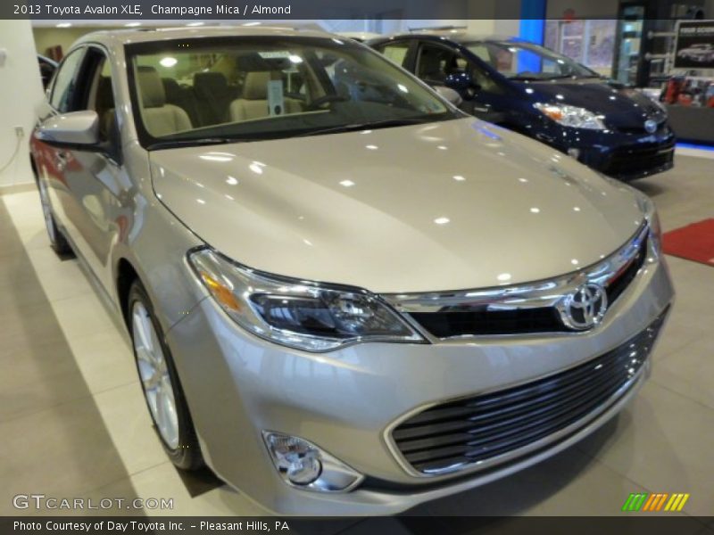 Champagne Mica / Almond 2013 Toyota Avalon XLE