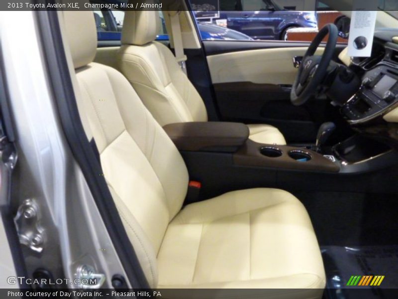Champagne Mica / Almond 2013 Toyota Avalon XLE