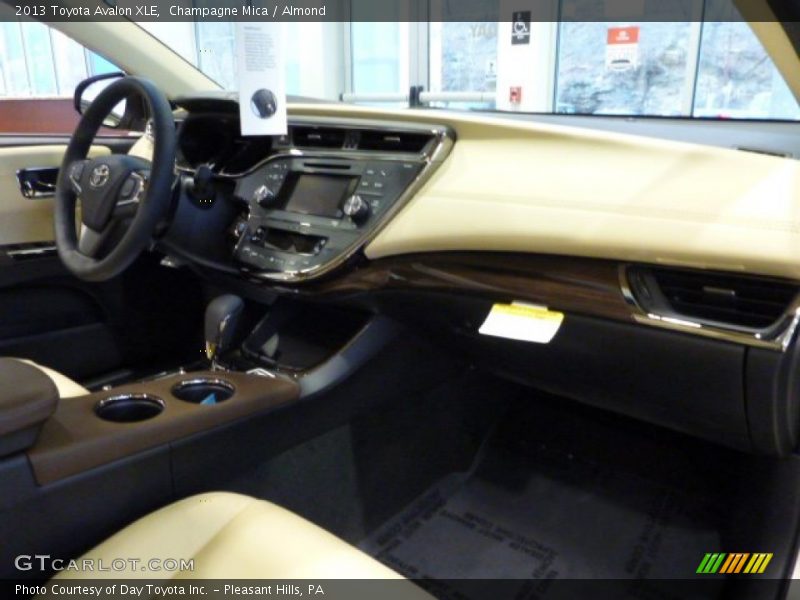 Champagne Mica / Almond 2013 Toyota Avalon XLE