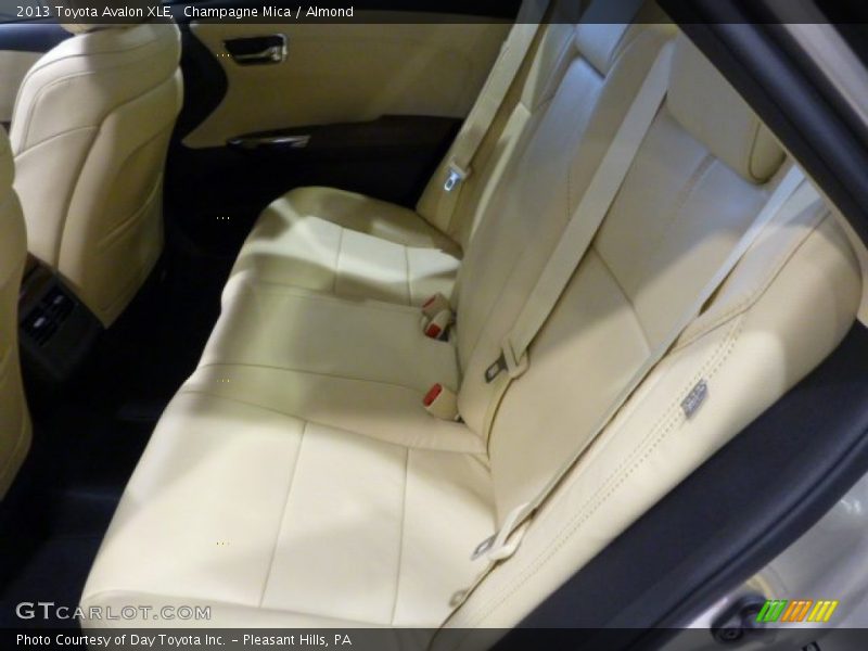 Champagne Mica / Almond 2013 Toyota Avalon XLE