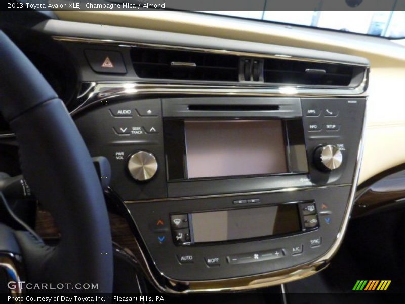 Champagne Mica / Almond 2013 Toyota Avalon XLE