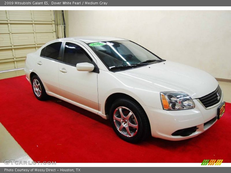 Front 3/4 View of 2009 Galant ES