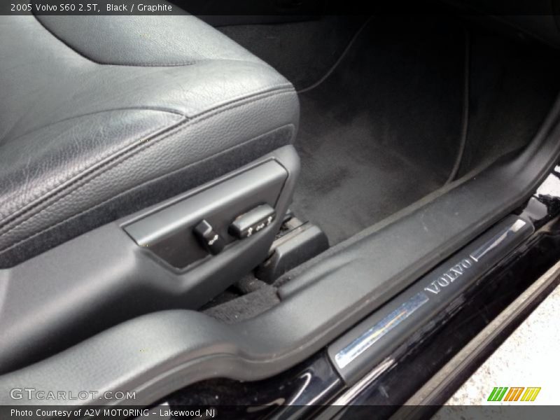 Black / Graphite 2005 Volvo S60 2.5T