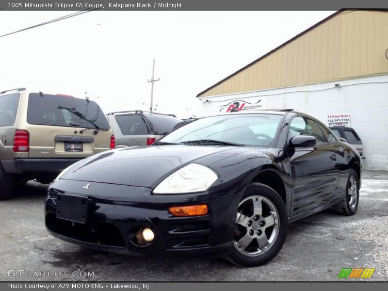 Front 3/4 View of 2005 Eclipse GS Coupe