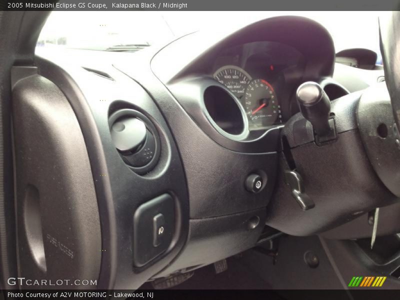 Kalapana Black / Midnight 2005 Mitsubishi Eclipse GS Coupe