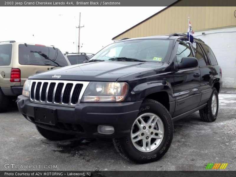 Front 3/4 View of 2003 Grand Cherokee Laredo 4x4