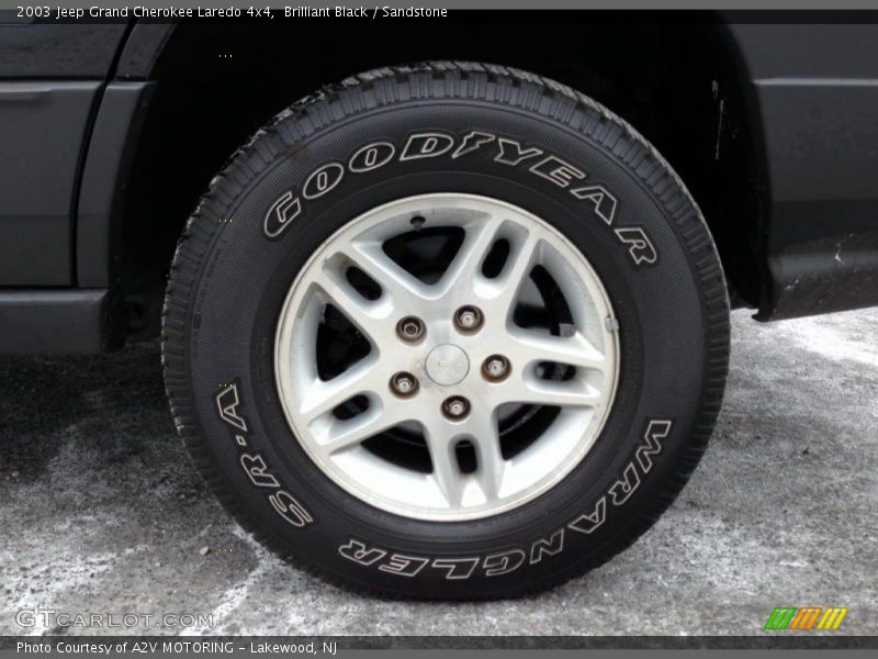  2003 Grand Cherokee Laredo 4x4 Wheel