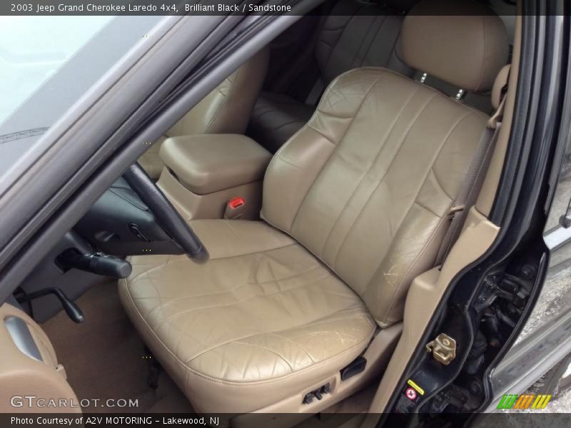 Front Seat of 2003 Grand Cherokee Laredo 4x4