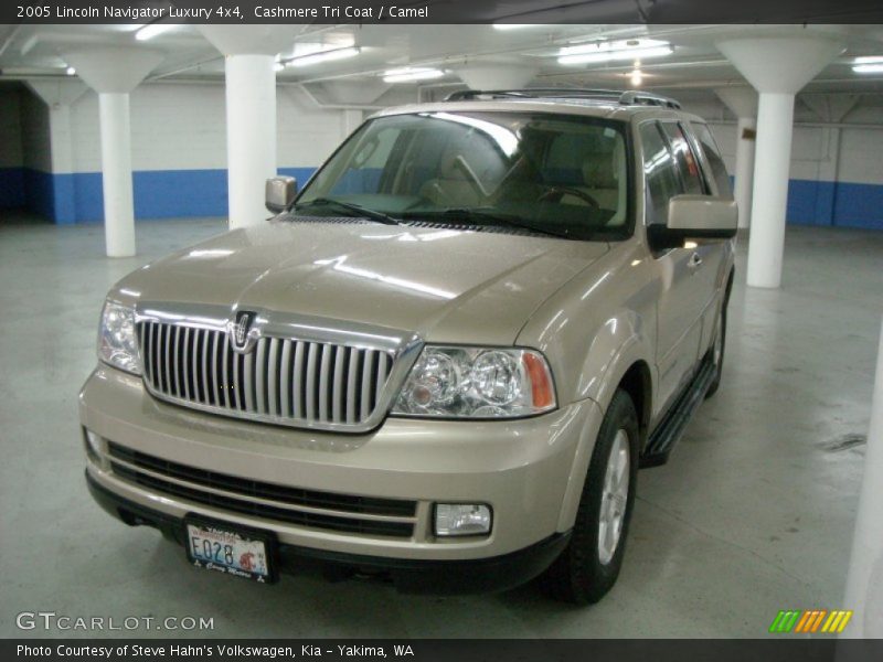 Cashmere Tri Coat / Camel 2005 Lincoln Navigator Luxury 4x4