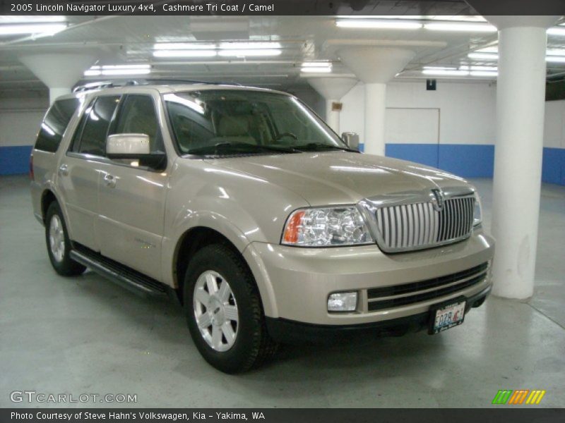 Cashmere Tri Coat / Camel 2005 Lincoln Navigator Luxury 4x4