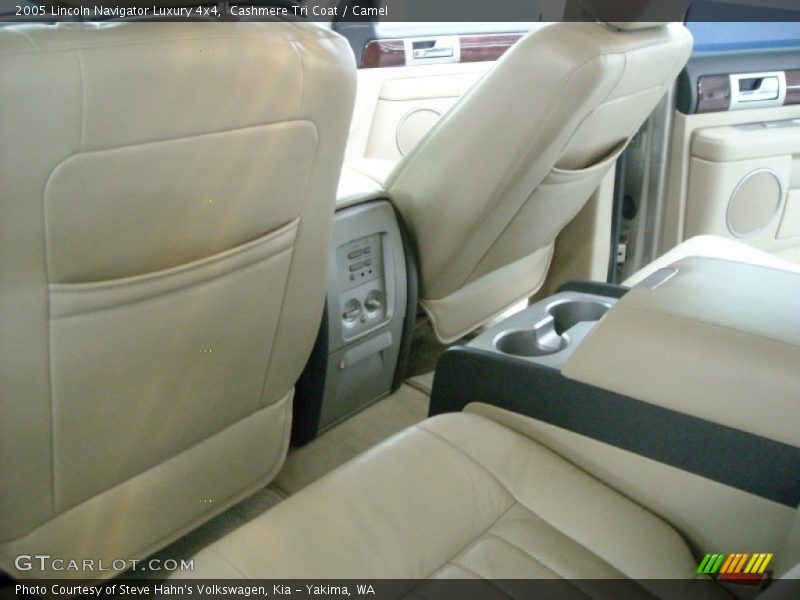 Cashmere Tri Coat / Camel 2005 Lincoln Navigator Luxury 4x4