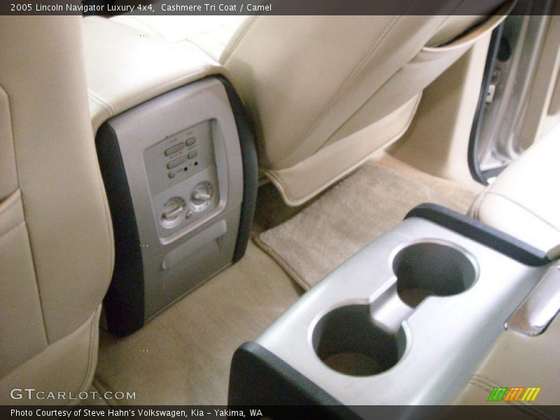 Cashmere Tri Coat / Camel 2005 Lincoln Navigator Luxury 4x4
