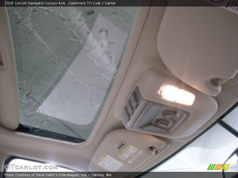 Cashmere Tri Coat / Camel 2005 Lincoln Navigator Luxury 4x4