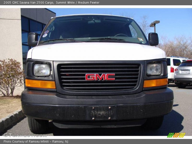 Summit White / Medium Pewter 2005 GMC Savana Van 2500 Cargo